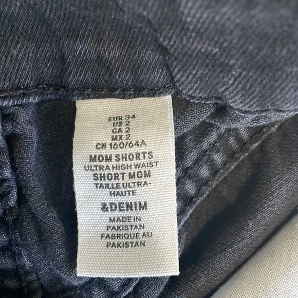 HM Jean Shorts In Black - Picture 4 of 4